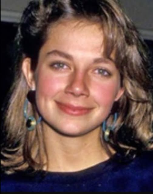 Justine Bateman defends decision to age naturally