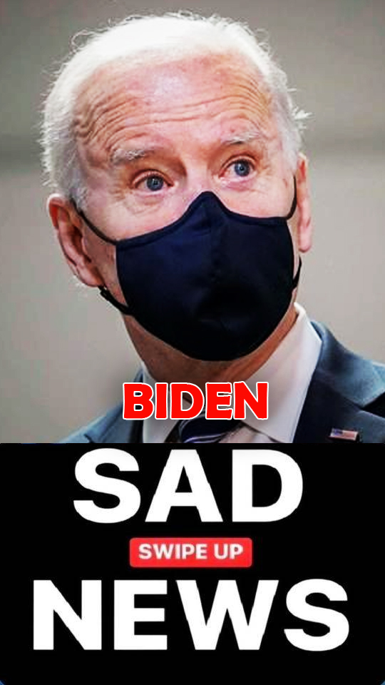 Biden nearly invisible in own Christmas family photo as Hunter takes center stage