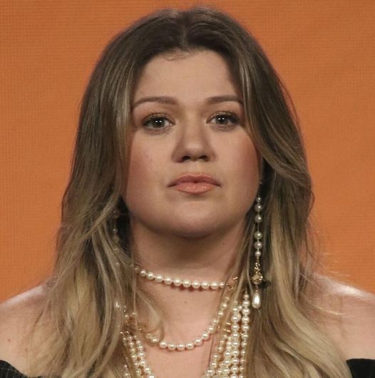 Kelly Clarkson ‘not above spanking’ her kids if they misbehave